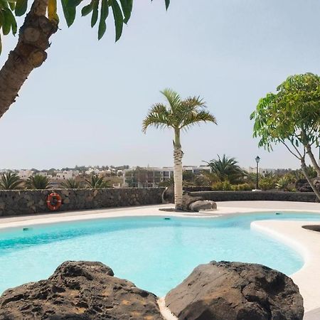 Apartamento Om Con Piscina Y Vistas Al Mar Costa Teguise Exterior foto