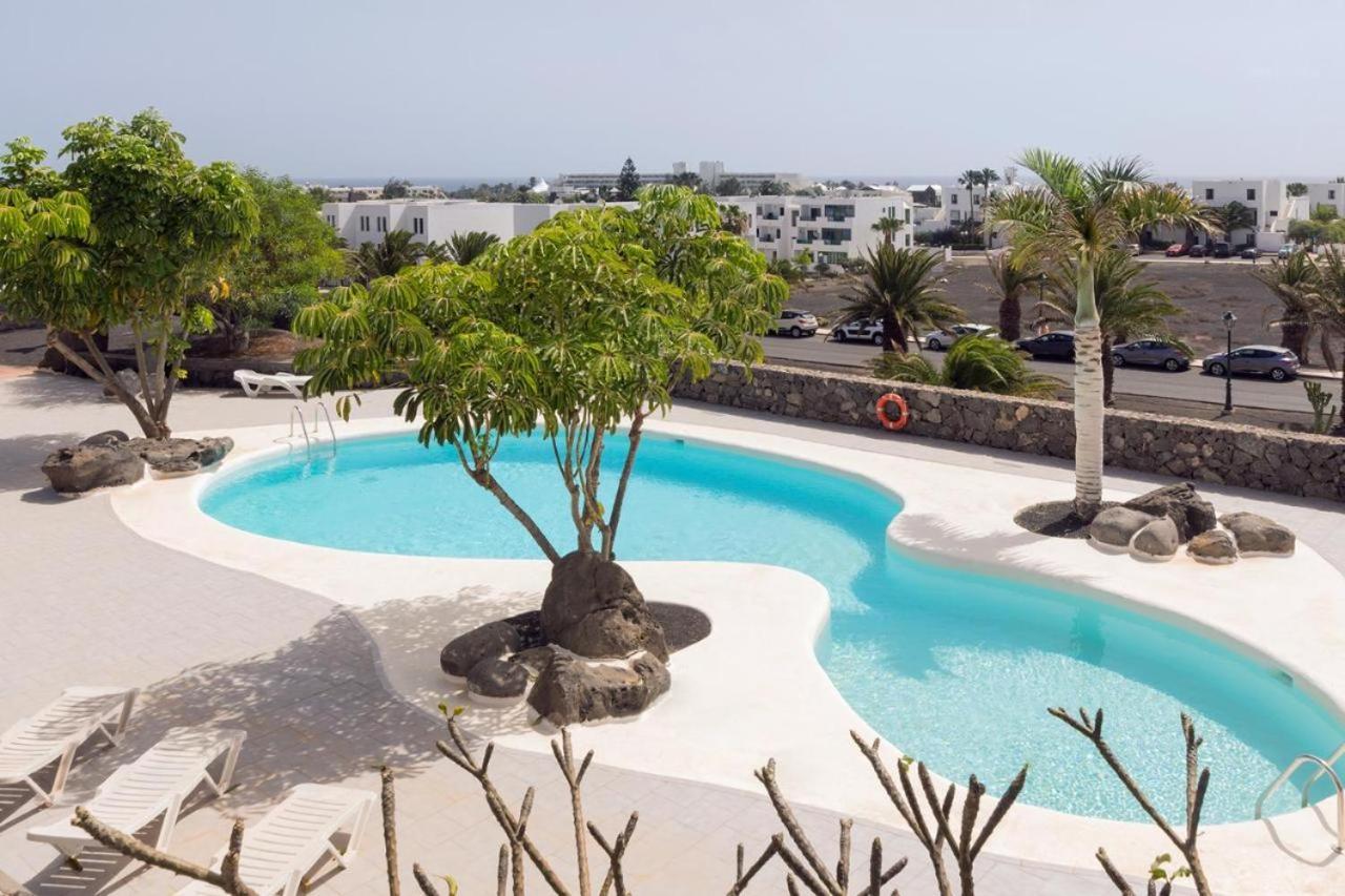 Apartamento Om Con Piscina Y Vistas Al Mar Costa Teguise Exterior foto
