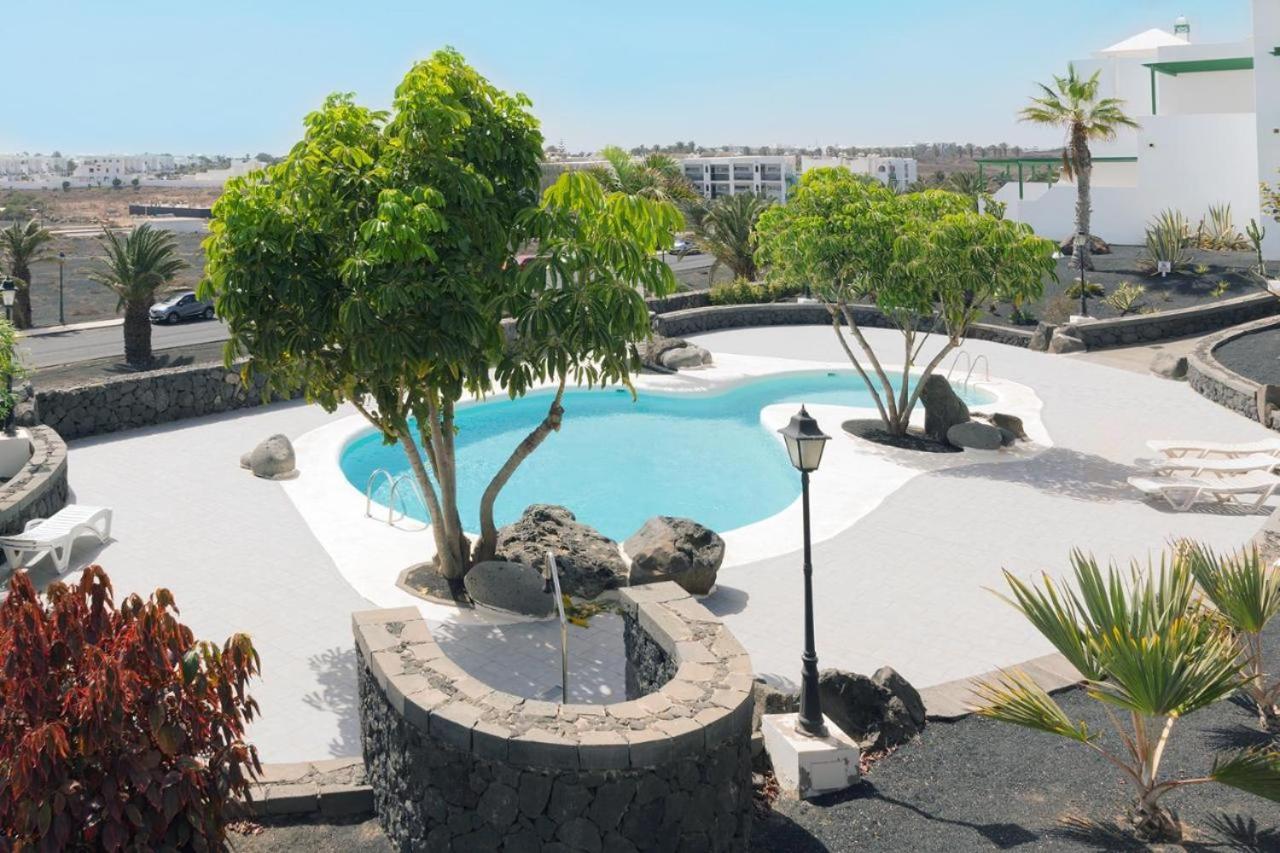 Apartamento Om Con Piscina Y Vistas Al Mar Costa Teguise Exterior foto